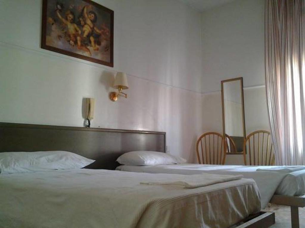 Hotel Parini Cesano Boscone Exterior foto